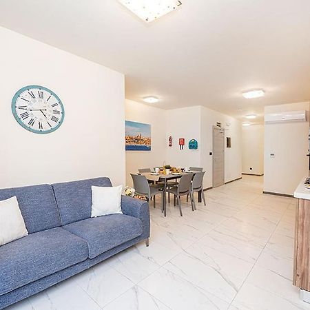Atlantis Holiday Suites Marsalforn Bagian luar foto