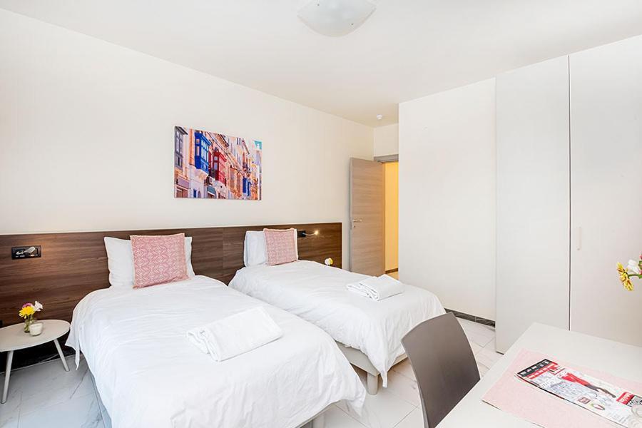 Atlantis Holiday Suites Marsalforn Bagian luar foto
