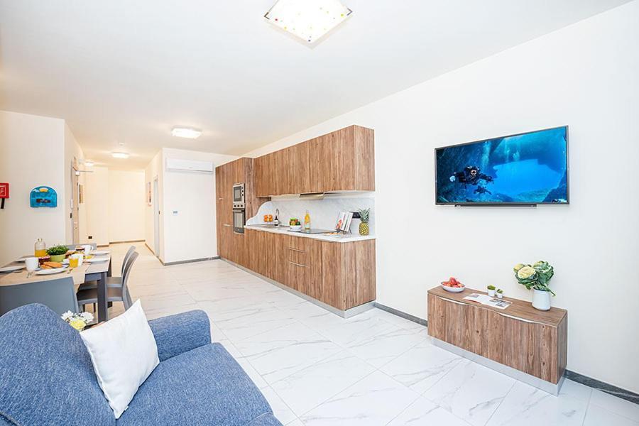 Atlantis Holiday Suites Marsalforn Bagian luar foto