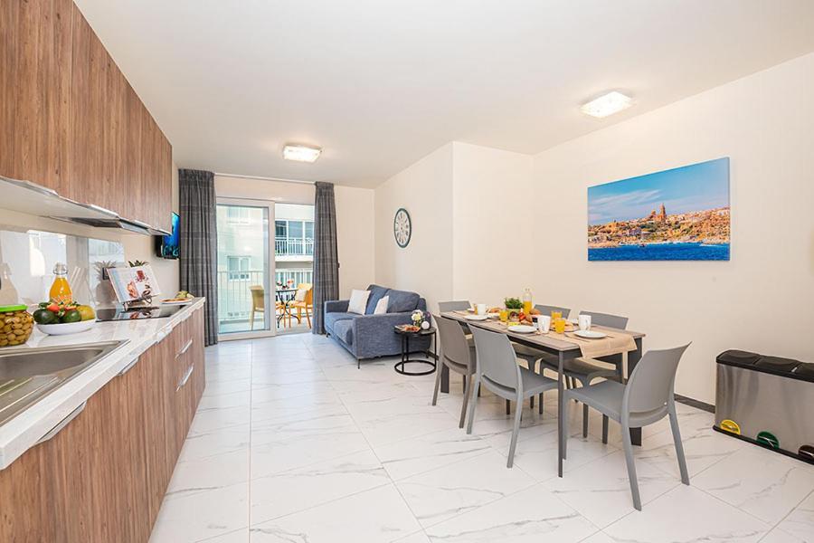 Atlantis Holiday Suites Marsalforn Bagian luar foto
